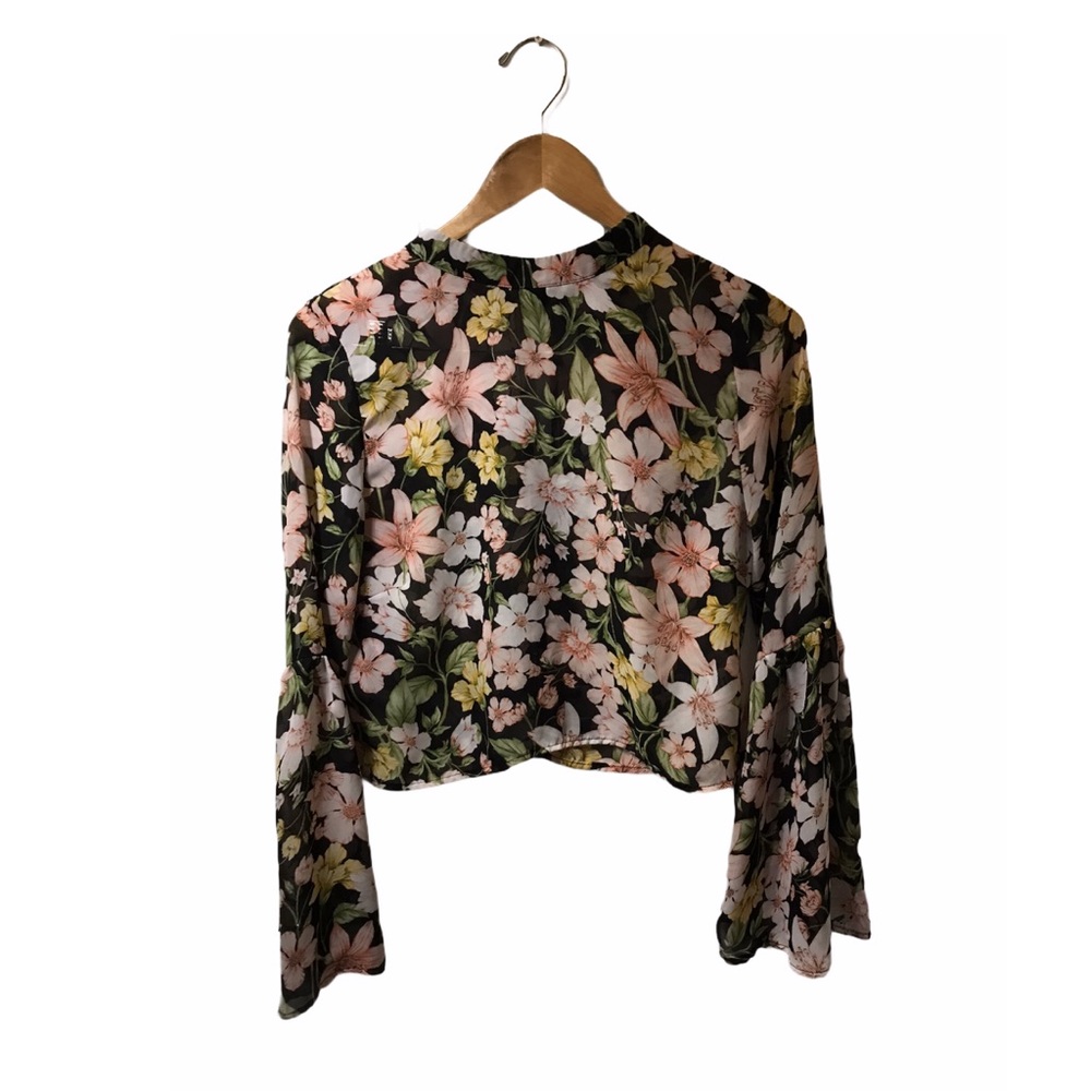 UPs and DOWNs Small Long Sleeve Floral Crop Top